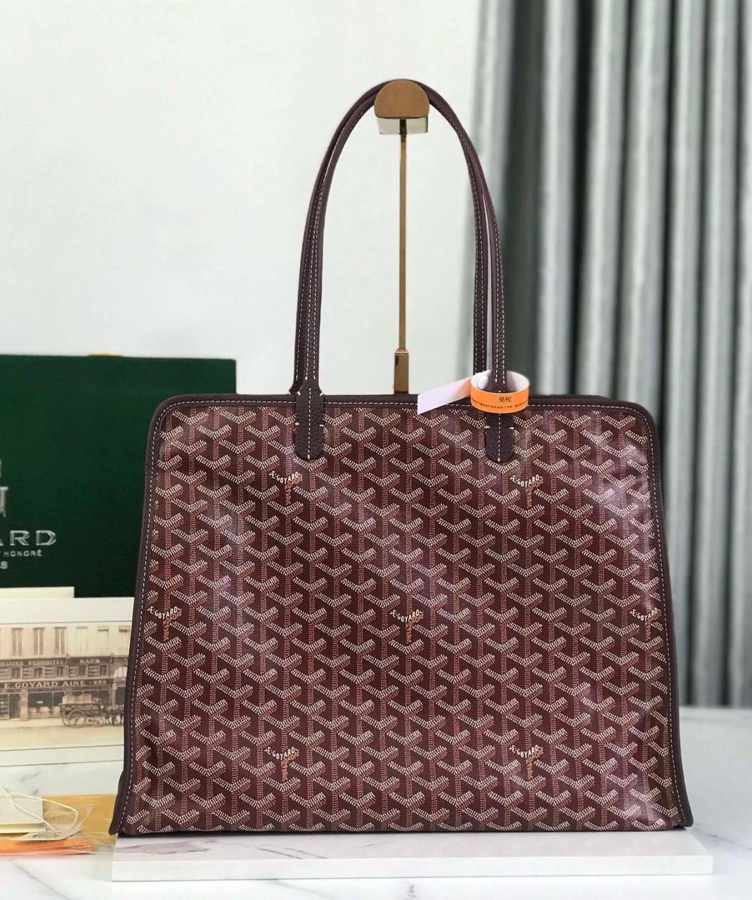 GOYARD 
COPY ONE NEW CAME 
220 dhs❤️

Zain39
♥️♥️♥️