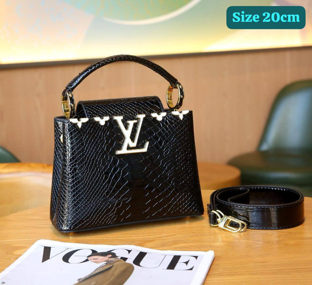 LV

Good quality 

with box 
115 dhs🇦🇪🇦🇪🇦🇪

Zain186
♥️♥️♥️