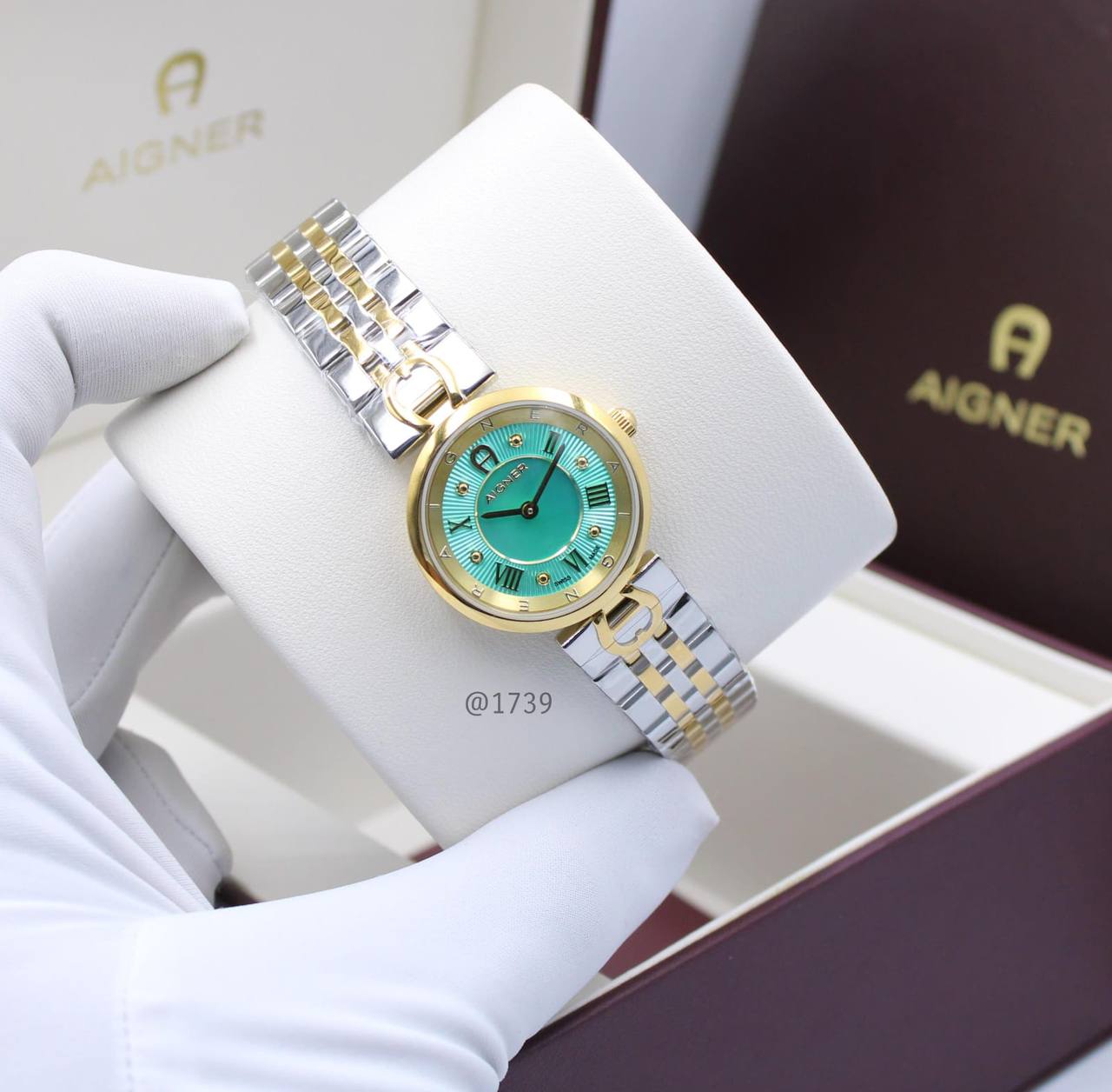 AIGNER LADY
260 dhs🪙🖤

Zain58
♥️♥️♥️