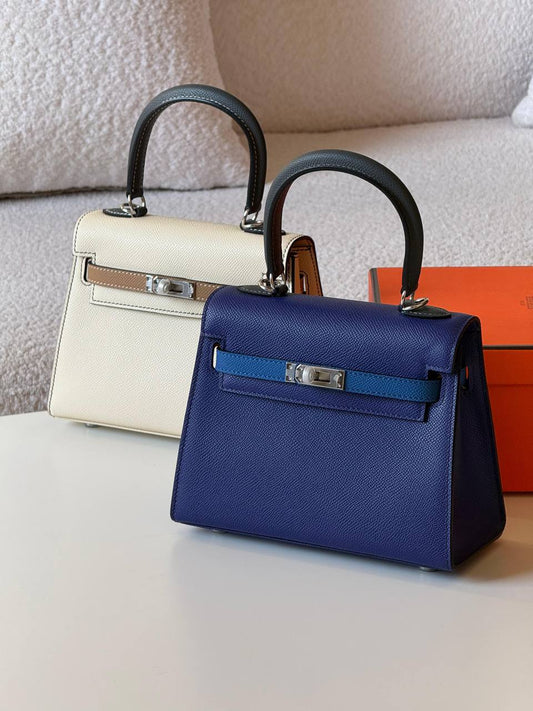 Hermes
kelly 22cm💕
master quality😍with box❤️
380 dhs❤️💚❤️💚

Zain52
❤️💚❤️