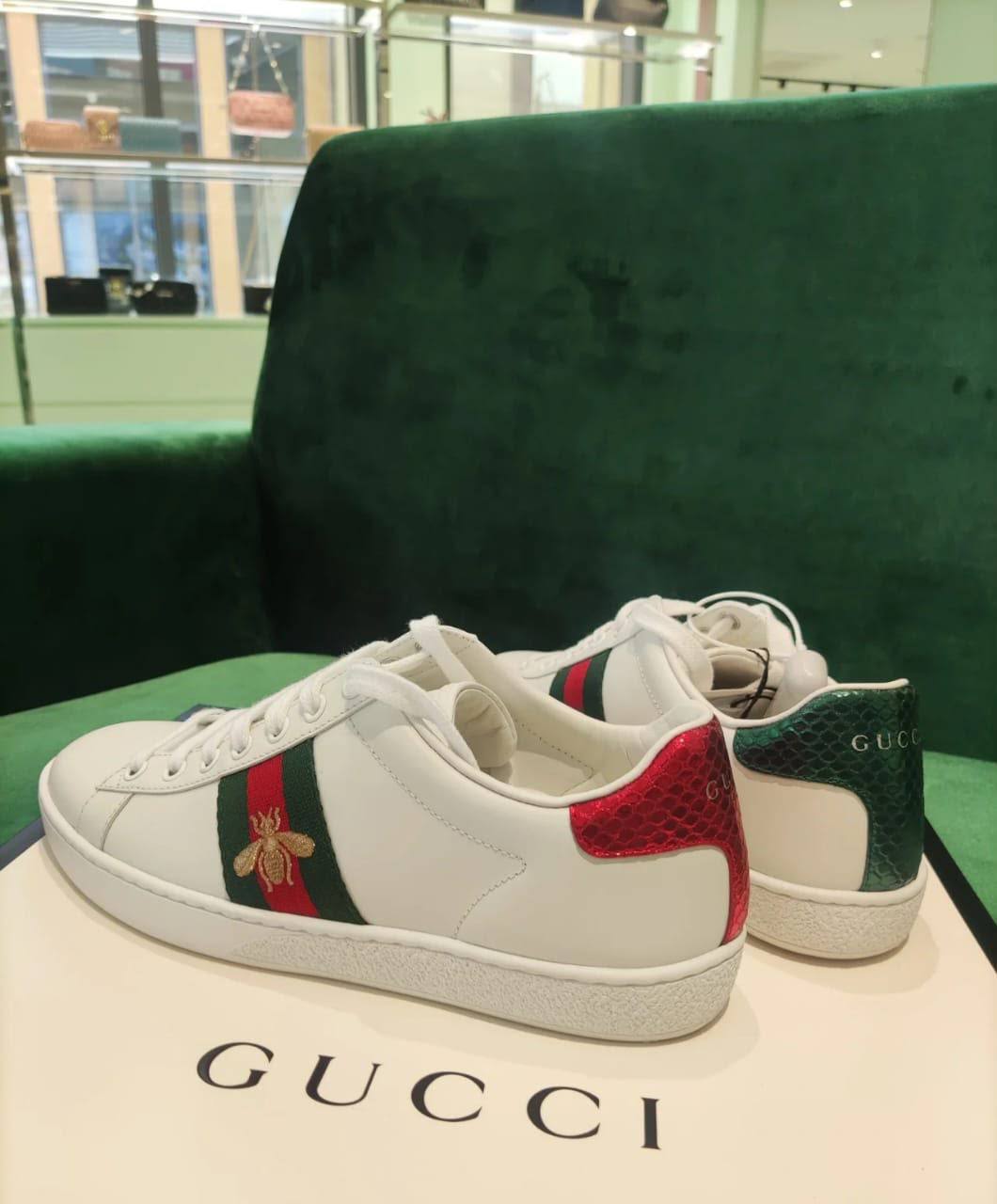 NEW CAME 
GUCCI SHOES 
GOOD QUALITY 
36 TO 45
130 dhs🇦🇪🇦🇪

WITHBOX PAPER BAG

Zain40
♥️♥️♥️