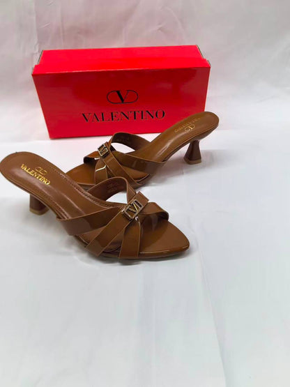 Valentino 
85 dhs✅
size 36…….41 

Zain161
♥️♥️♥️