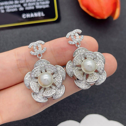 Chanel Earrings* 🍂
Master Quality 

*55* AED normal box 📦

Zain48
♥️♥️♥️