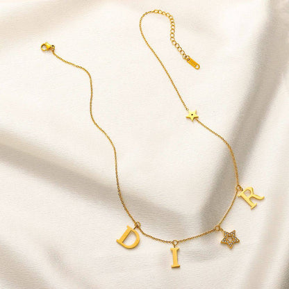 New arrival branded necklace 
Stainless steel with 18k gold plated 
40 dhs💓

Zain243
♥️♥️♥️