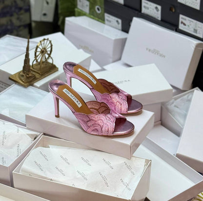 New Aquazzura 

Size  .  36.  to 41

170 dhs💓

Zain80
♥️♥️♥️