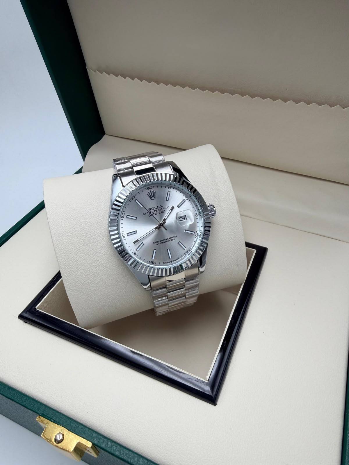 Rolex

60 dhs🇦🇪🇦🇪

Zain45
♥️♥️♥️
