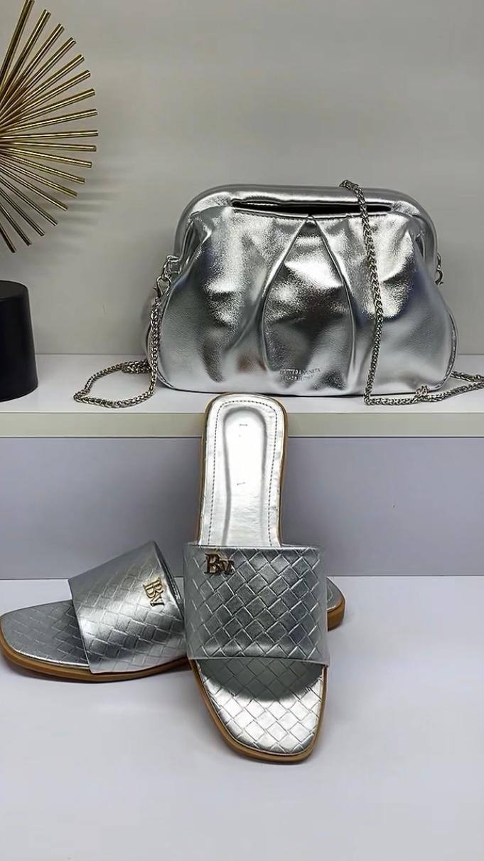 Full Set
150 dhs✅
Size 36….41💃💃💃

Zain161
♥️♥️♥️