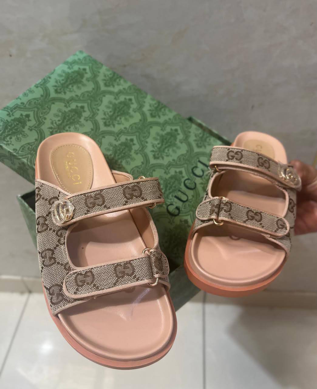 Gucci
💯high quality
Size 36-37-38-39-40-41
90 dhs✅

Zain86
♥️♥️♥️