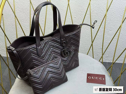 Gucci 💕💕
Master
30cm🥰 
270 dhs❣️

Zain228
♥️♥️♥️