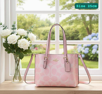 Coach
Good quality 
with box 
🎁🎁🎁

115 dhs🪙🌺

Zain186
♥️♥️♥️