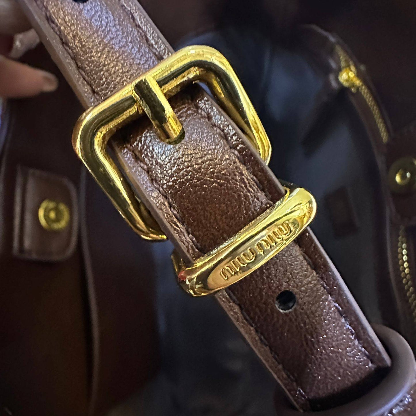 MIU MIU 
NEW CAME HIG QUALITY 
125 dhs❣️

Zain279
♥️♥️♥️