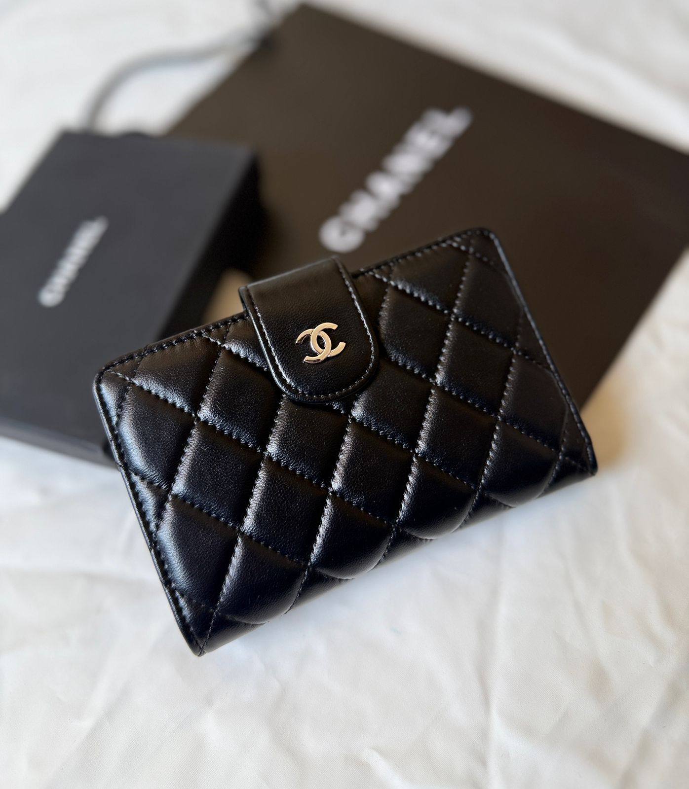 Chanel
💜*Super Master*💜
320 dhs✅

Zain275
♥️♥️♥️