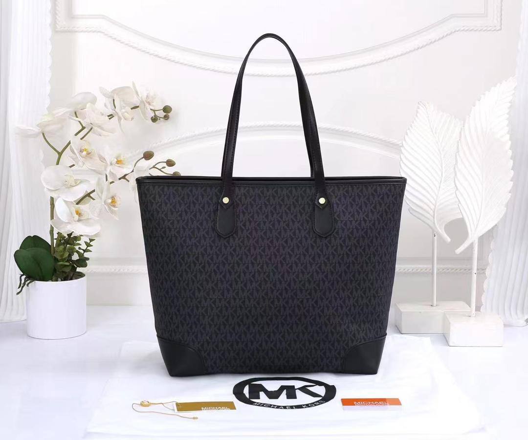 MK
100 dhs🇦🇪🇦🇪 
high quality  42cm

Zain26
♥️♥️♥️