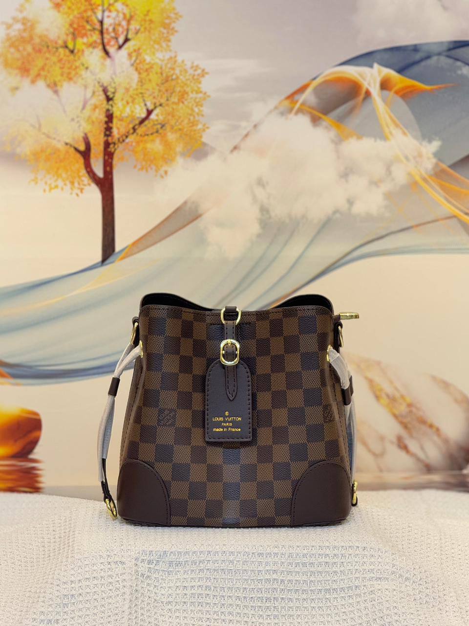 LV

Best quality 
with box
115 dhs🇦🇪🇦🇪

size 21CM

Zain290
♥️♥️♥️