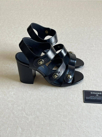 CHANEL 
SuperMaster Quality 💯
480 dhs🌺
Size:36-41💥

Zain171
♥️♥️♥️