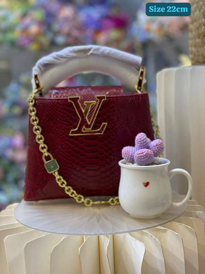 LV
Good quality 
with box 
🎁🎁🎁

130 dhs🪙💕

Zain186
♥️♥️♥️