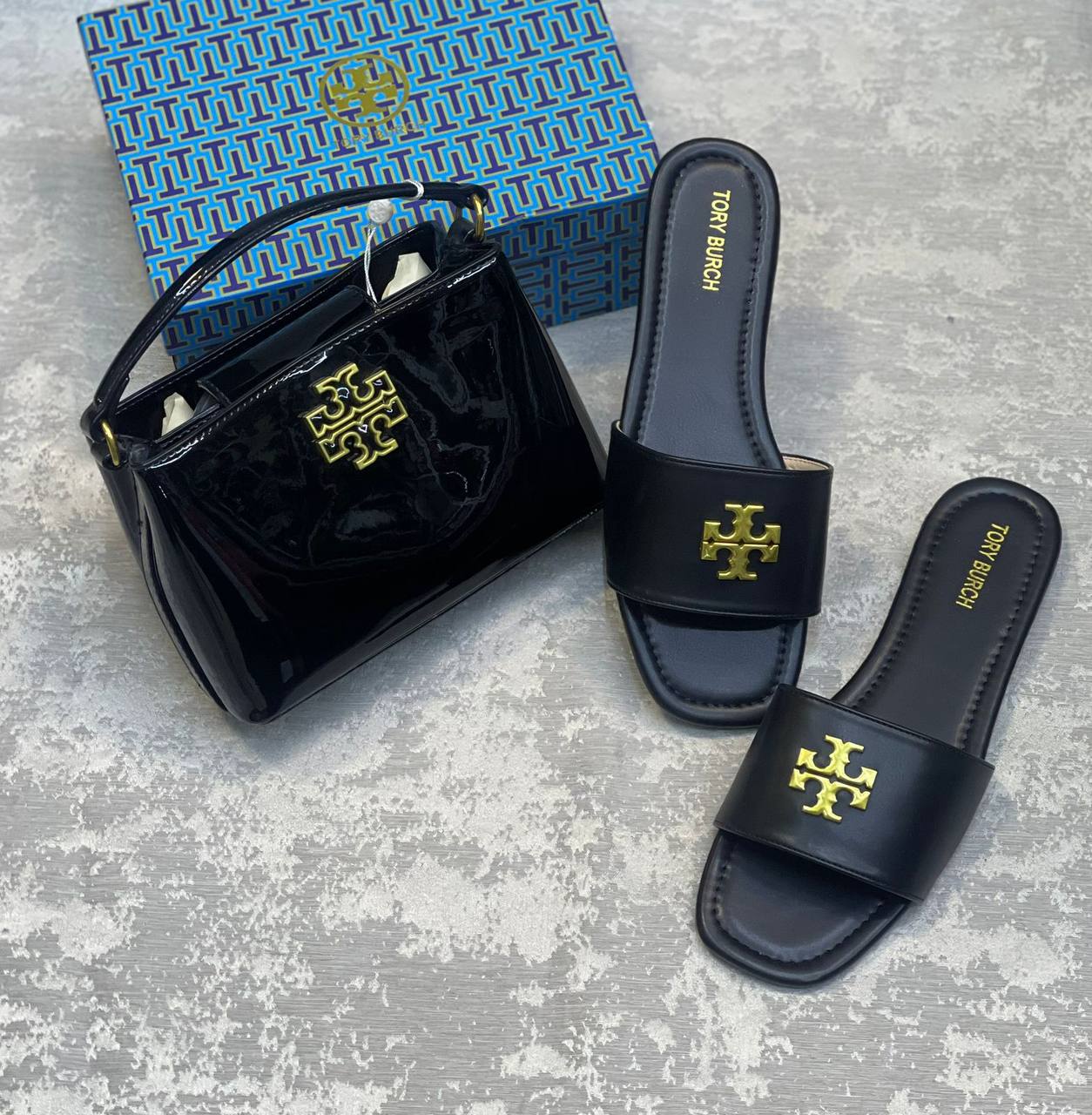 Tory Burch
Set 
Size 36-41
170 dhs✅

Zain175
♥️♥️♥️