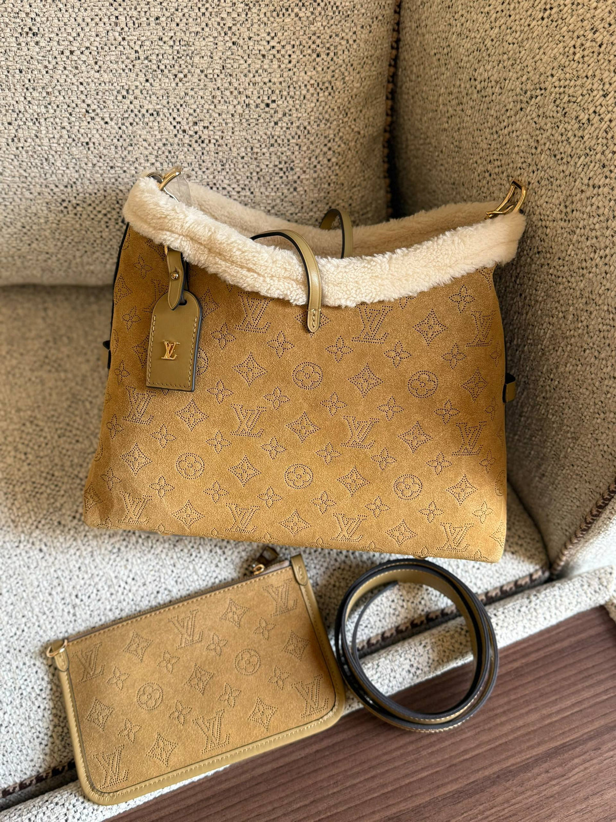 LV

For Price 👇 WhatsApp✅
0568585901 
0507557372
0552275751 Owner Zain 👌
Zain246
♥️♥️♥️