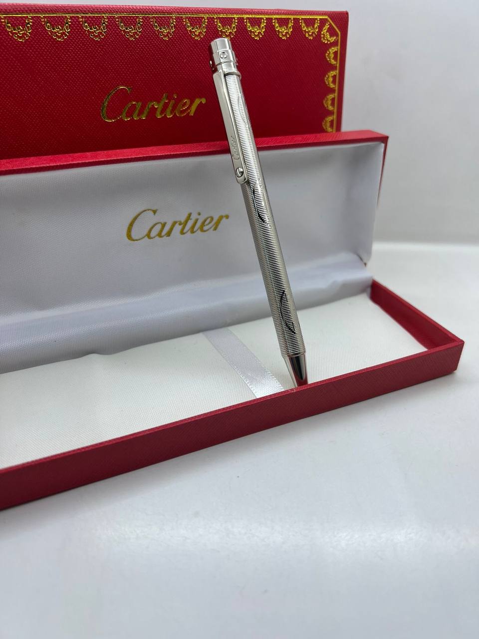 Cartier
Pen
65 dhs✅

Zain182
♥️♥️♥️