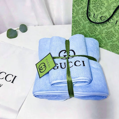 Towel new came good quality 
with paper bag 
45 dhs🇦🇪🇦🇪

Zain39
♥️♥️♥️