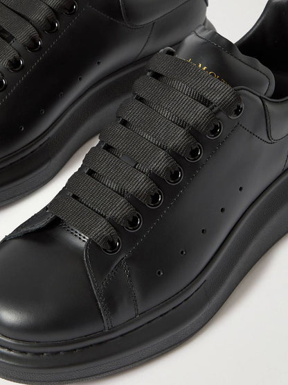 ALEXANDER MCQUEEN ‘BLACK’🖤
36-45 AVAILABLE 
250 dhs🇦🇪

Zain242
♥️♥️♥️
