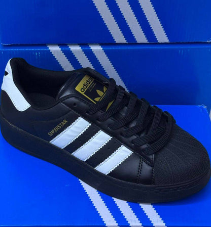 Adidas
Size 36-45⚡️
120 dhs🪙🖤

Zain183
♥️♥️♥️
