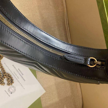 Gucci
Marmount Kelly Sling On Hand  Brand: Gucci Leather: Lamb

1000 dhs🇦🇪

Zain71
♥️🇦🇪🇦🇪