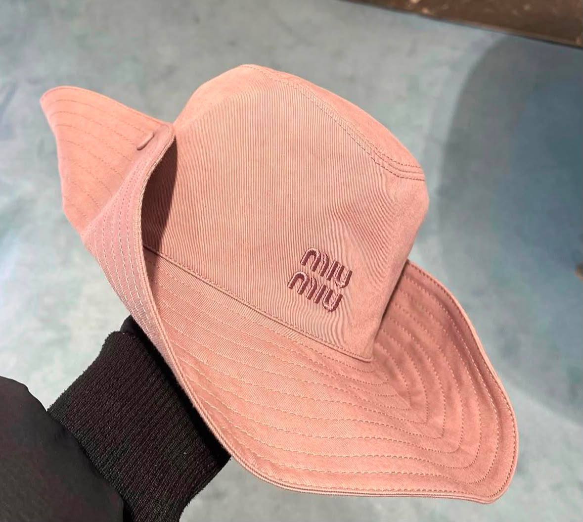 MIU MIU HATS

Available again
240 dhs🇦🇪🇦🇪

Zain328
♥️♥️♥️