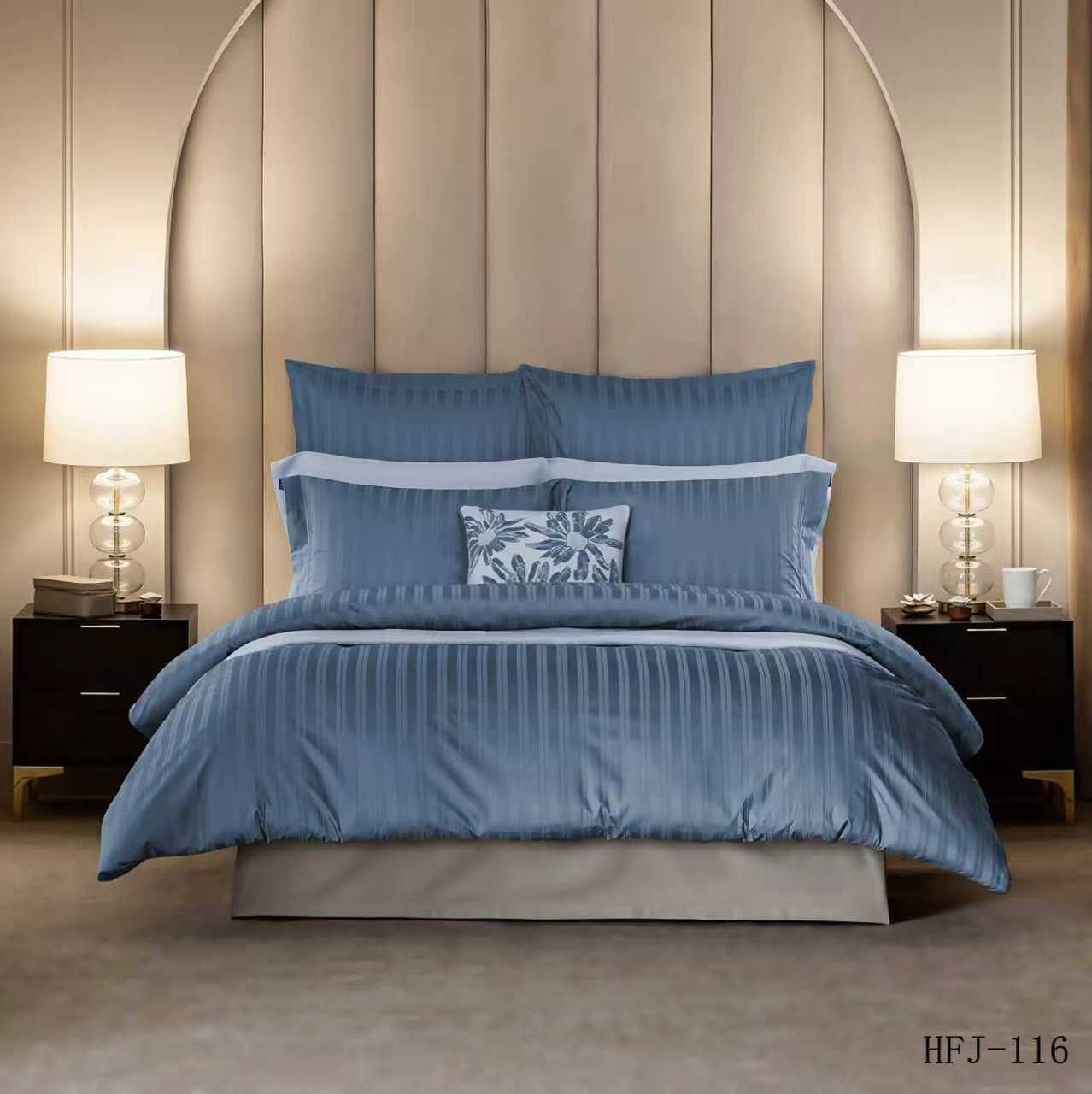 New collection 
Double line 
Cotton 
Hotels quality 
King size 👌👌cover set👌👌👌
1 cover 
1 bedsheets 
4 pillowcases 
110 dhs✅

Zain99
♥️♥️♥️