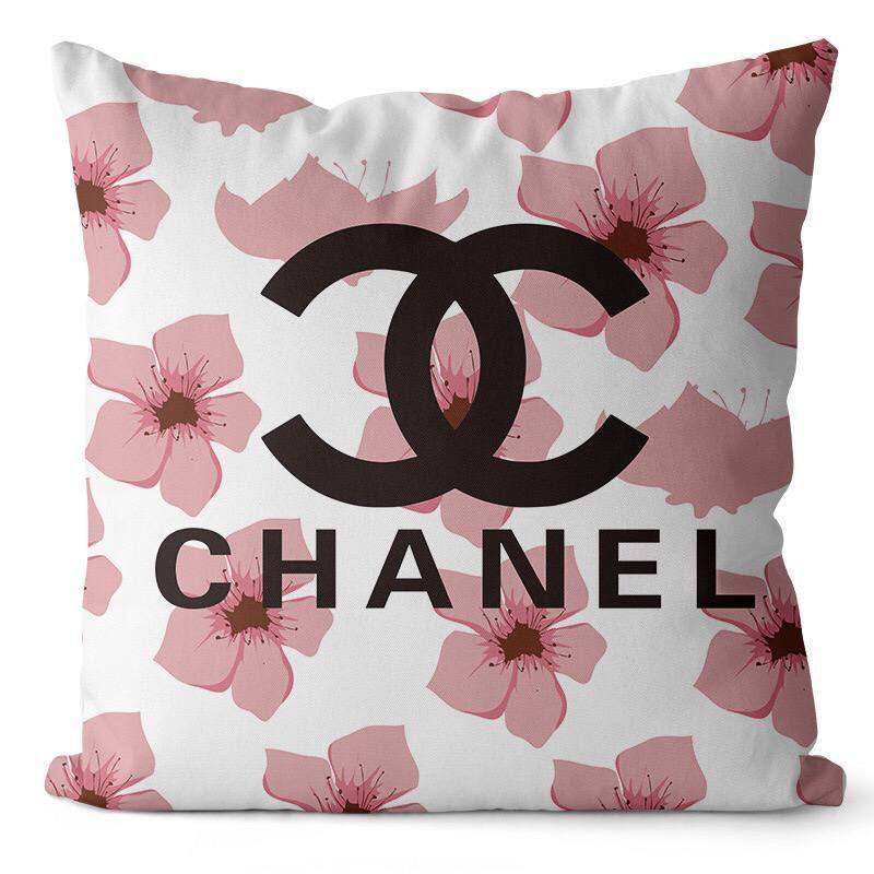 Brand 
High quality 
Pillow cover 
Velvet 100%
Size 50*50
50 dhs🪙🌨️

Zain99
♥️♥️♥️