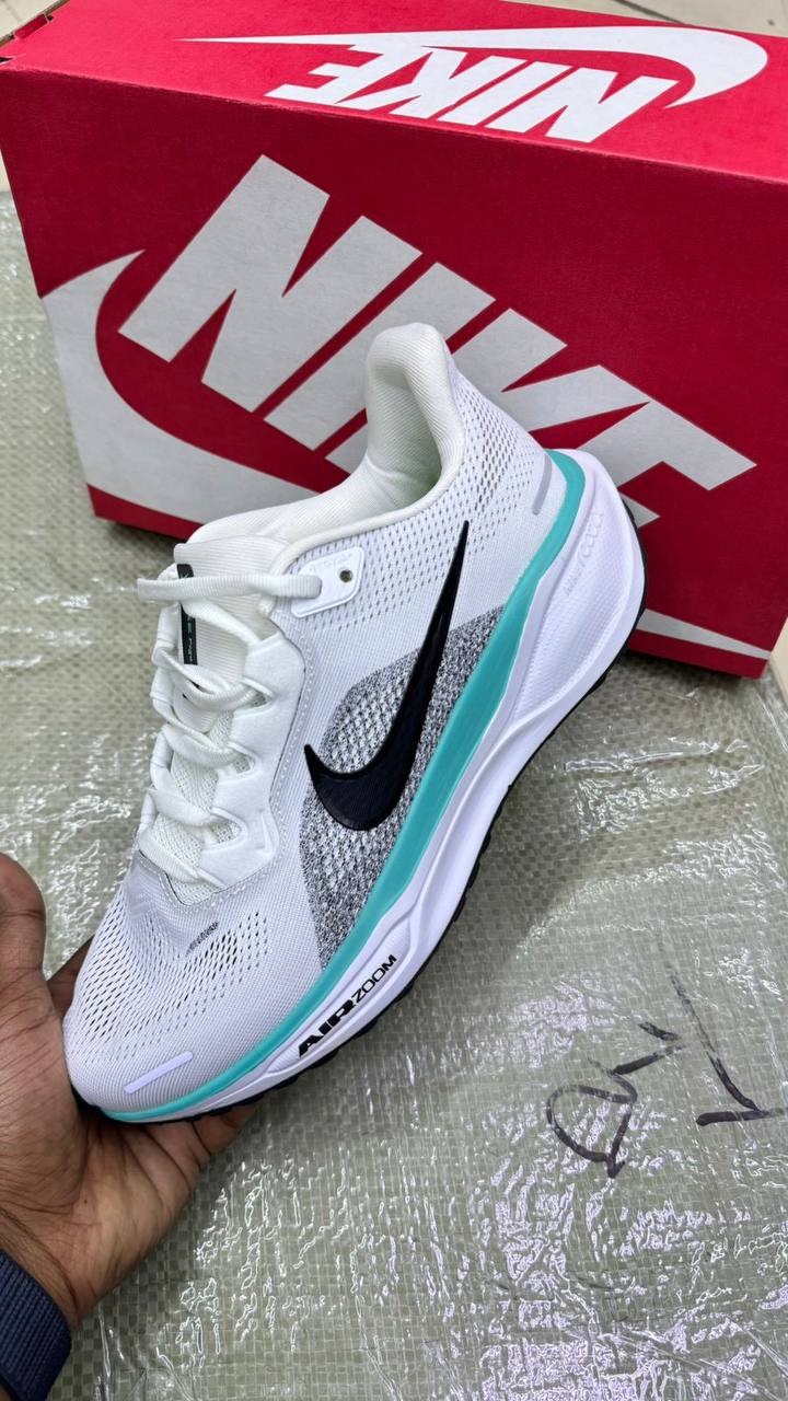 NIKE
Size 40-45⚡️
140 dhs💓

Zain183
♥️♥️♥️