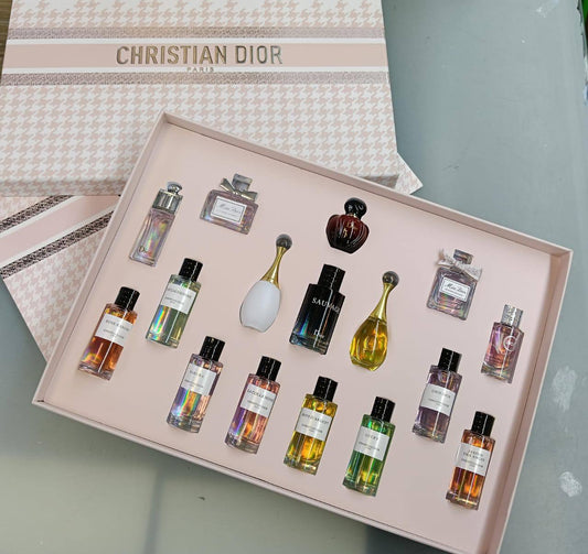 Dior Box
130 dhs🪙🌨️

Zain01
♥️♥️♥️