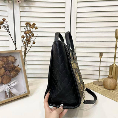 Chanel
33*27*13 cm
80 dhs🪙🌨️

Zain17
♥️♥️♥️