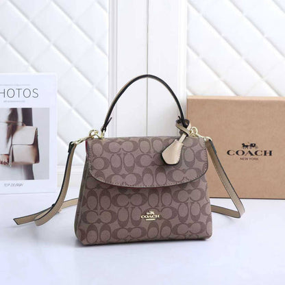 Coach
Best quality with box’s 🎁
110 dhs✅
size 22 CM.

Zain290
♥️♥️♥️