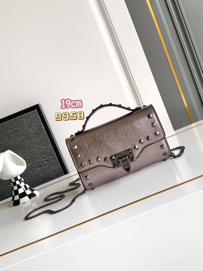 Valentino 
Master🌺🌺
240 dhs💓💓

Zain153
♥️♥️♥️