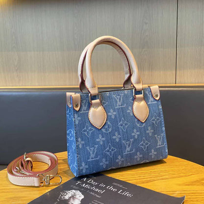 LV

Best quality 

with box
105 dhs🇦🇪🇦🇪

size 18CM

Zain290
♥️♥️♥️