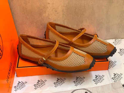 Hermes Kichu ballet flats 
Good quality 
Size 36-41  
230 dhs✅

Zain88
♥️♥️♥️