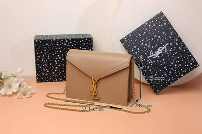 YSL

best quality 
with box
100 dhs🇦🇪🇦🇪

size21CM

Zain290
♥️♥️♥️