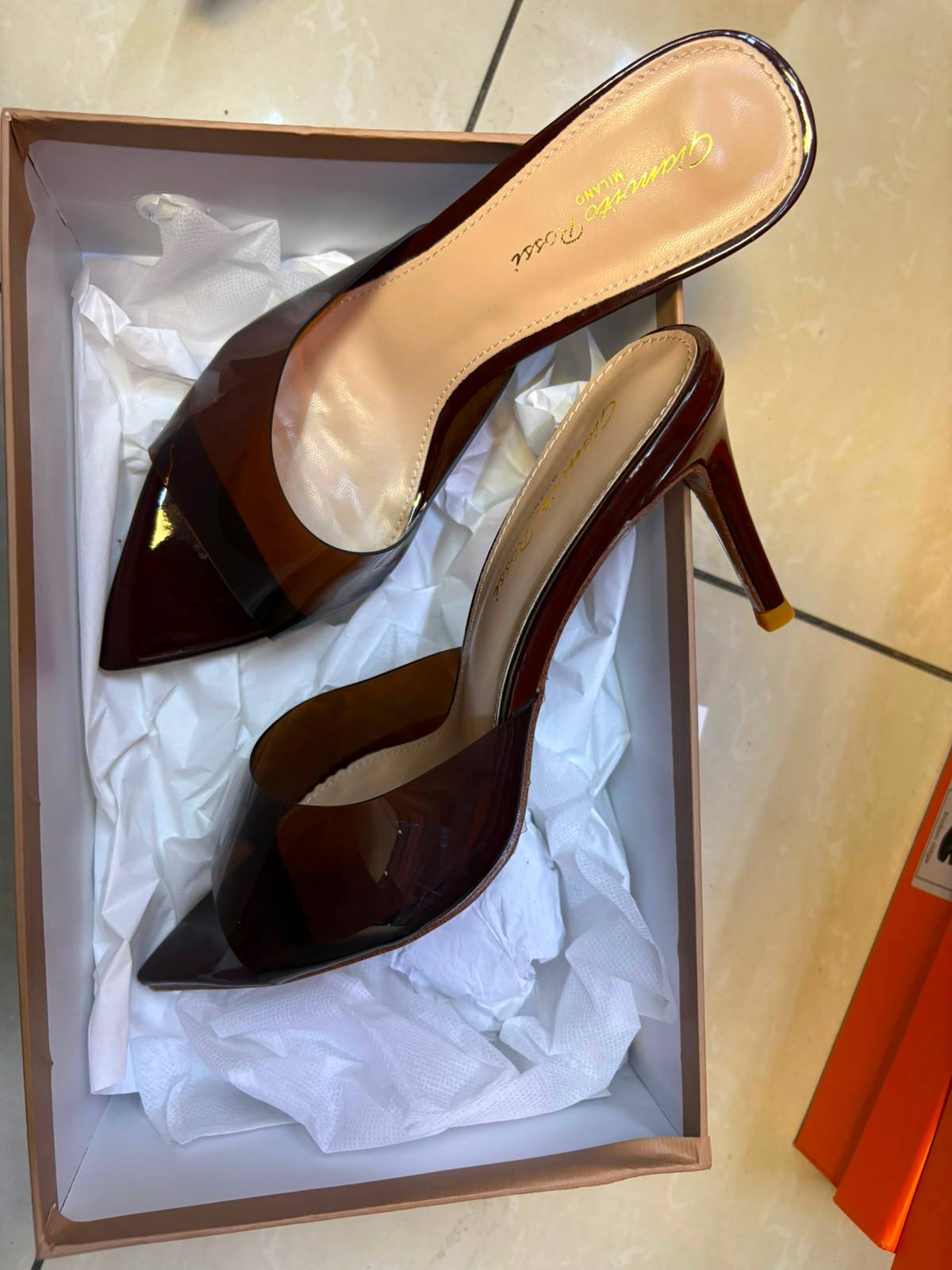 Ginavito Rossi
Size 36-41
110 dhs🇦🇪🇦🇪

Zain145
♥️♥️♥️