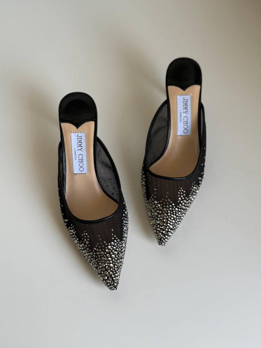 Jimmy choo

Size 36 to 41 

450 dhs🇦🇪🇦🇪

Zain288
♥️♥️♥️