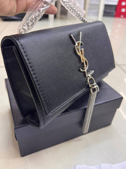 🌿 Ysl Kate
1️⃣ Frist quality +🎁
Size : 22 * 14 cm
85 dhs🪙🌨️

with box 🎁

Zain115
♥️♥️♥️