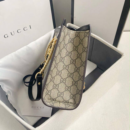 GUCCI NEW CAME GOOD QUALITY SMALL SIZE 
105 dhs🇦🇪🇦🇪

Zain295
♥️♥️♥️