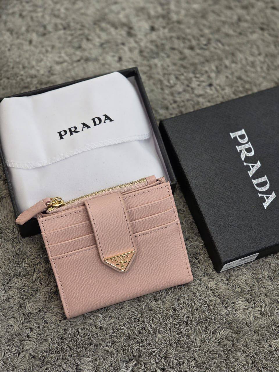 💼 Prada Wallet 💼
105 dhs🪙🌨️
Good Quality 

Zain131
♥️♥️♥️
