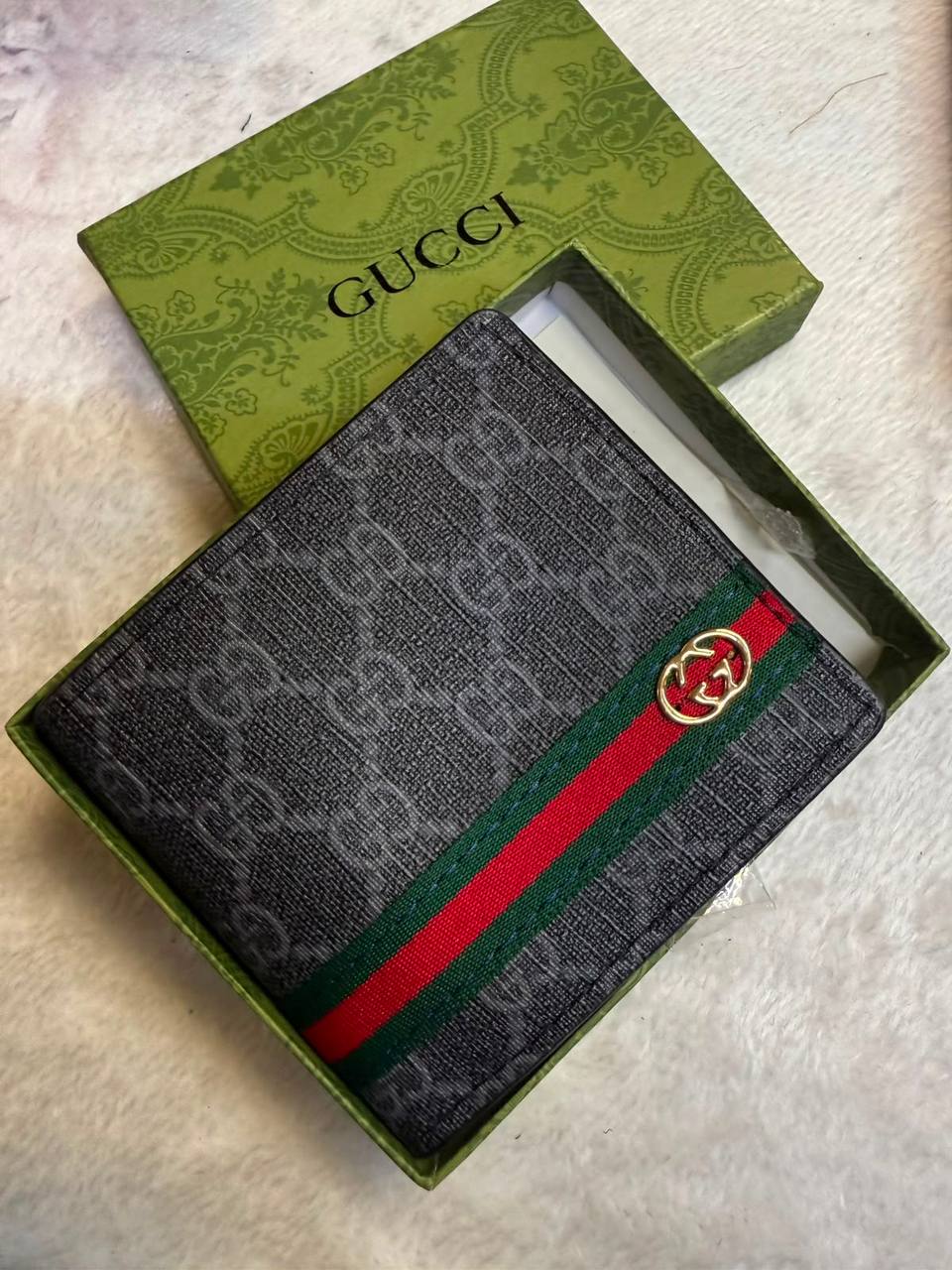 Wallets
With box 
35 dhs🇦🇪🇦🇪

Zain93
♥️♥️♥️