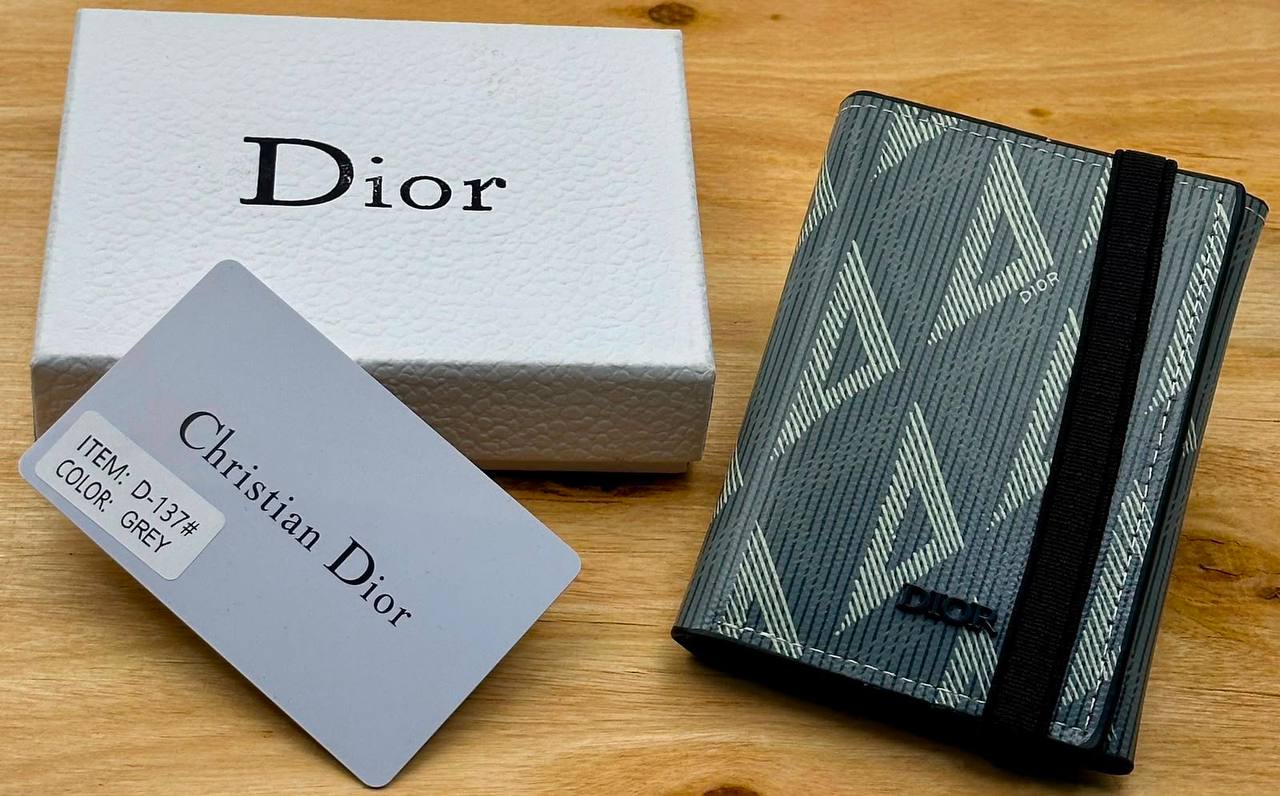 Wallets
45 dhs🇦🇪🇦🇪

Zain182
♥️♥️♥️