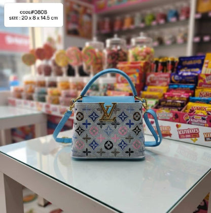 LV
ᴄᴀᴘᴜᴄᴄɪɴᴇ ᴅᴇɴɪᴍ ᴄᴏʟᴏʀғᴜʟ
ᴇᴍʙʀᴏɪᴅᴇᴅ ᴍᴏɴᴏɢʀᴀᴍ
ᴅᴇɴɪᴍ & ʟᴇᴀᴛʜᴇʀ ᴍᴀᴛᴇʀɪᴀʟ
ɢᴏʟᴅ ʜᴀʀᴅᴡᴀʀᴇ
sɪᴢᴇ : 20 cm
ᴡɪᴛʜ BOX
🎁🎁🎁

75 dhs🪙🌺

Zain31
♥️♥️♥️