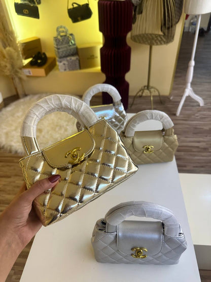 Chanel

100 dhs
With box

Zain44
♥️♥️♥️
Zc