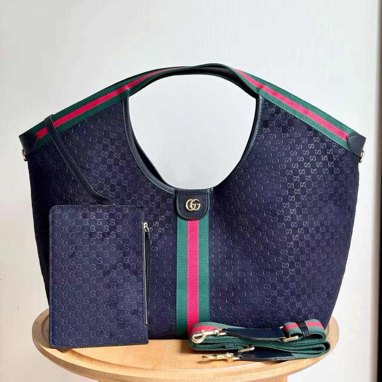GUCCI
 MASTER QUALITY  
250 dhs✅
leather 

Zain39
♥️♥️♥️