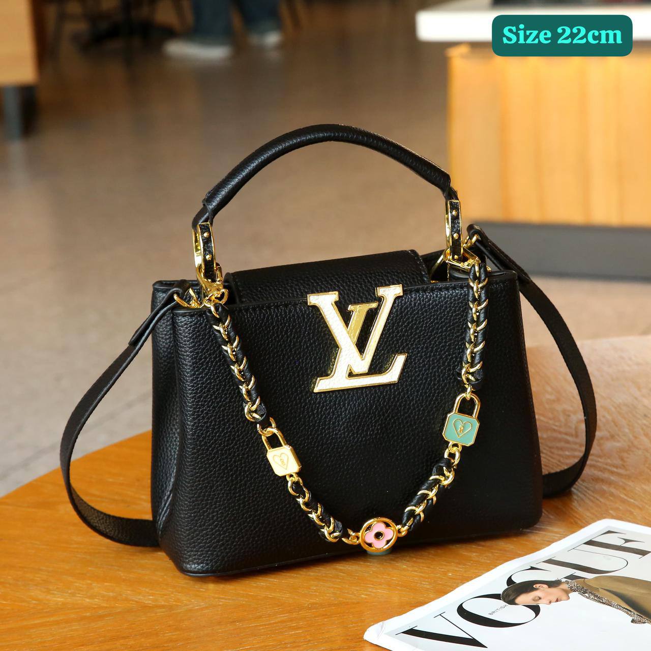LV
Best quality

With box’s
🎁🎁🎁

125 dhs❣️
size 22cm

Zain158
♥️♥️♥️