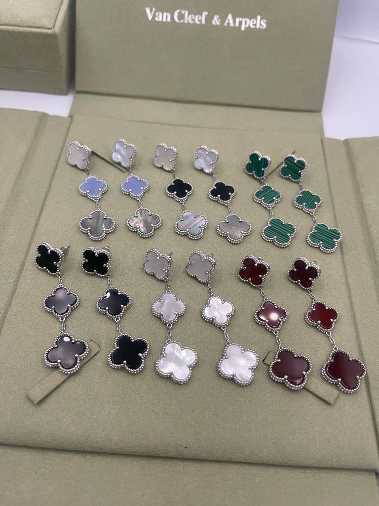 VCA

65 dhs🪙🌨️ Earrings 
WITH Box And Paper Bag
🎁🎁🎁

Zain89
❤️❤️❤️